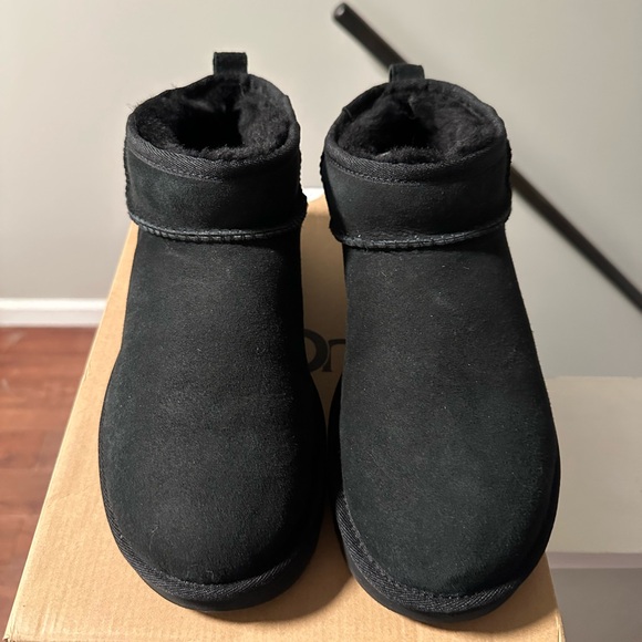 Ugg Classic Ultra Mini - Picture 3 of 5